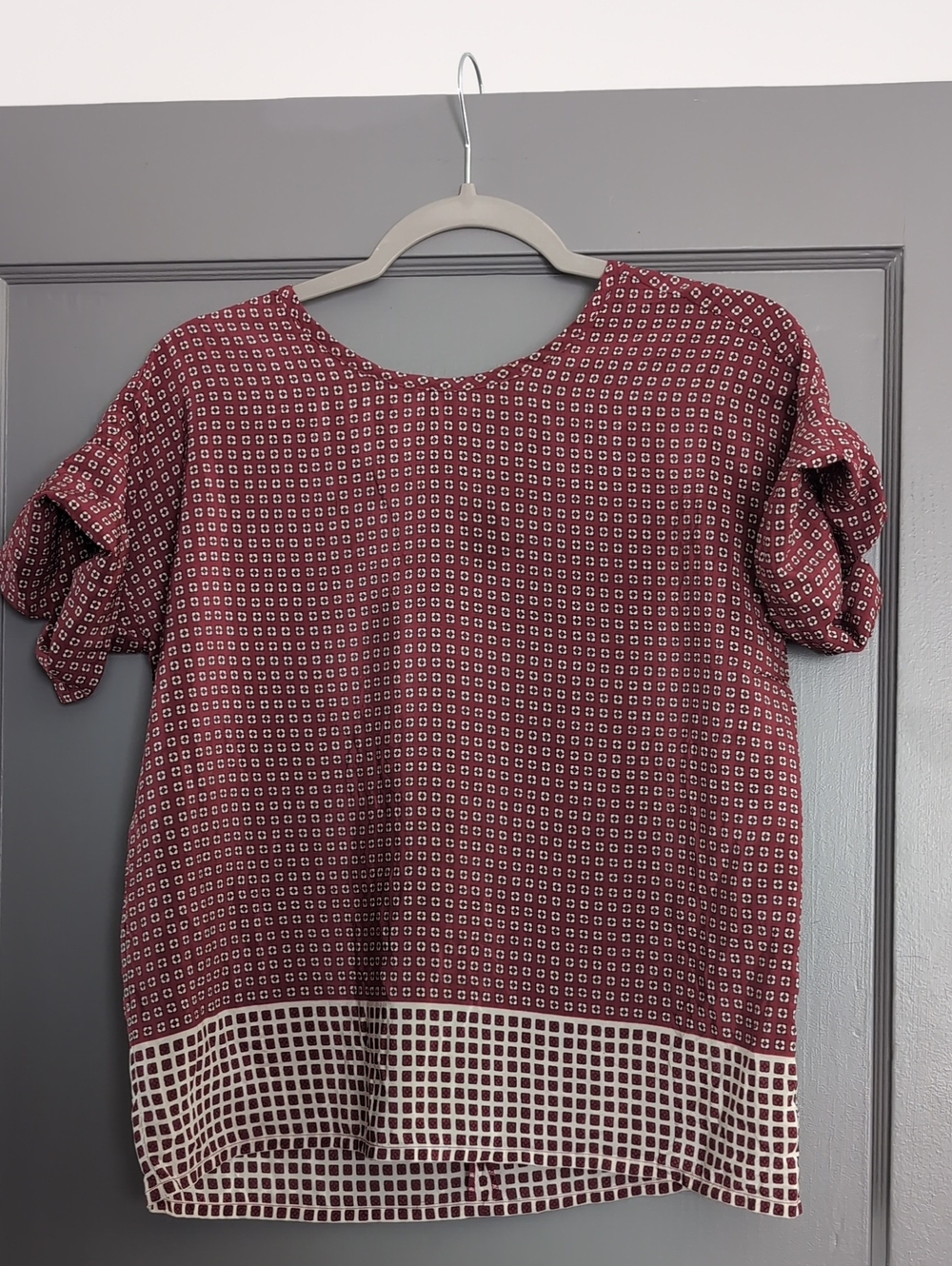 Madewell Burgundy Geometric Short Sleeve Blouse with Contrast Hem 100% Silk - XS